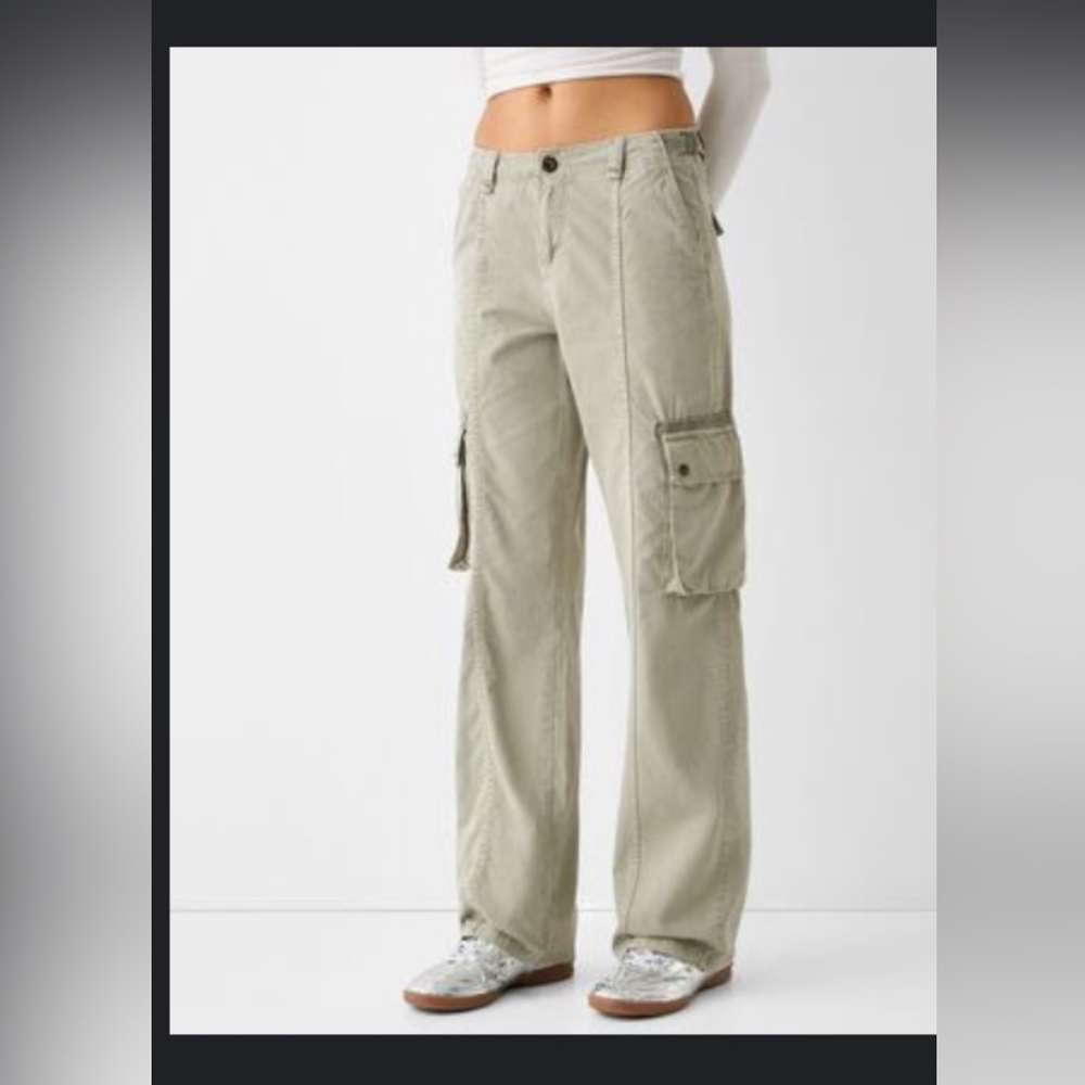 NWOT - Bershka Adjustable straight-fit cotton cargo pants